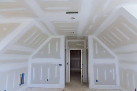 Comment rénover un appartement ancien avec des cloisons sèches ?